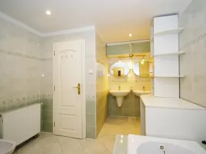 Pronájem atypického bytu, Praha - Smíchov, Viktora Huga, 164 m2
