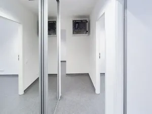 Pronájem kanceláře, Praha - Smíchov, U Demartinky, 106 m2