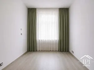 Pronájem bytu 2+kk, Praha - Holešovice, Veverkova, 42 m2