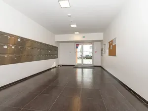 Pronájem bytu 1+kk, Praha - Vysočany, Strnadových, 33 m2