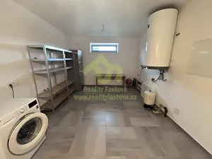 Prodej rodinného domu, Lužany, 156 m2