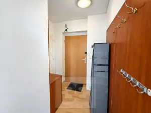 Pronájem bytu 2+1, Praha - Letňany, Třinecká, 56 m2