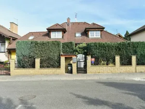 Pronájem rodinného domu, Praha - Štěrboholy, K valu, 220 m2