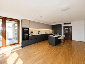 Prodej bytu 4+kk, Praha - Hrdlořezy, V třešňovce, 134 m2