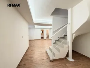 Pronájem rodinného domu, Praha - Nebušice, Na Malé Šárce, 302 m2