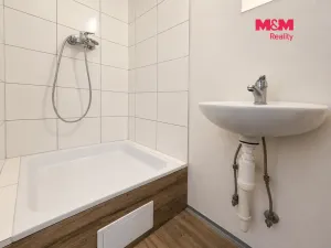 Pronájem, Kostelec nad Černými lesy - Kostelec nad Černými Lesy, náměstí Smiřických, 15 m2