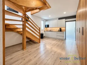 Pronájem kanceláře, Vestec, Vídeňská, 100 m2