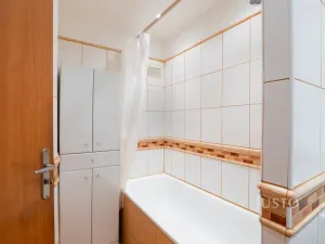 Pronájem bytu 3+kk, Praha - Petrovice, Rezlerova, 63 m2