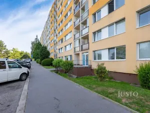 Pronájem bytu 3+kk, Praha - Petrovice, Rezlerova, 63 m2