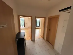 Pronájem bytu 2+kk, Praha - Hloubětín, Nademlejnská, 47 m2
