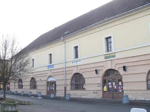 Pronájem obchodního prostoru, Hradec Králové, Československé armády, 54 m2