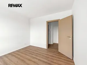Prodej bytu 2+kk, Praha - Černý Most, Arnošta Valenty, 59 m2