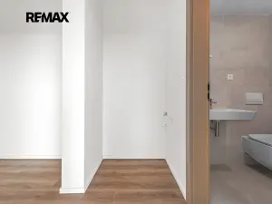 Prodej bytu 2+kk, Praha - Černý Most, Arnošta Valenty, 59 m2