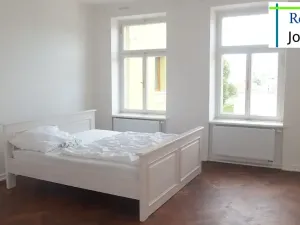 Pronájem bytu 4+kk, Liberec, nám. Sokolovské, 110 m2