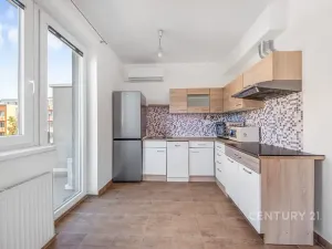 Pronájem bytu 1+kk, Praha - Kyje, Sicherova, 33 m2