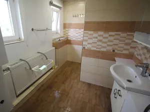 Prodej podílu rodinného domu, Jirny, Na Jablonce, 125 m2