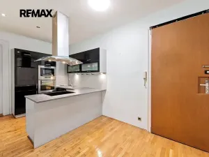 Prodej bytu 3+1, Praha - Nusle, Jaromírova, 80 m2