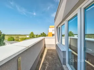 Pronájem bytu 1+kk, Praha - Kyje, Sicherova, 33 m2