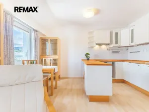 Prodej bytu 2+kk, Dobřichovice, Za Parkem, 42 m2