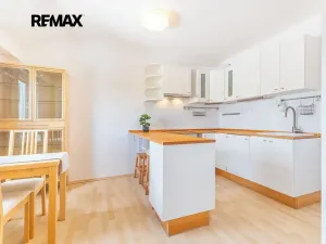 Prodej bytu 2+kk, Dobřichovice, Za Parkem, 42 m2