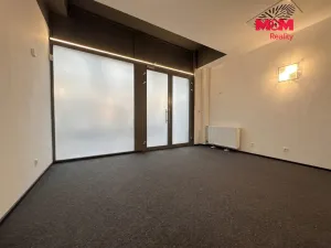 Prodej obchodního prostoru, Hluboká nad Vltavou, Masarykova, 20 m2