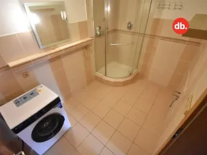 Pronájem bytu 3+1, Karlovy Vary, Majakovského, 74 m2