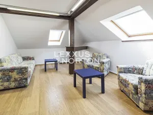 Pronájem rodinného domu, Praha - Lhotka, Slepá II, 273 m2