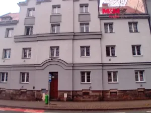 Pronájem bytu 2+kk, Dvůr Králové nad Labem, nábřeží Benešovo, 36 m2