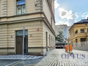 Pronájem garážového stání, Praha - Vinohrady, U Zvonařky, 13 m2