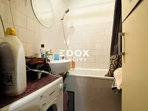 Prodej bytu 1+kk, Praha - Chodov, Majerského, 29 m2