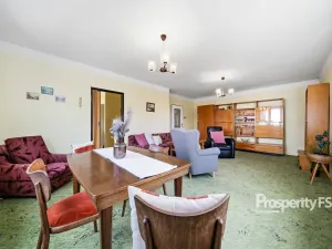 Prodej rodinného domu, Nové Strašecí, Nad Větrákem, 175 m2