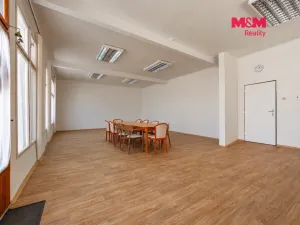 Pronájem obchodního prostoru, Votice, Komenského nám., 120 m2