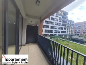 Pronájem bytu 1+kk, Praha - Hloubětín, Poděbradská, 35 m2