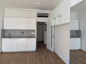 Pronájem bytu 1+kk, Brno, Komárovská, 28 m2