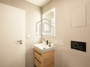 Pronájem bytu 2+kk, Pardubice, třída Míru, 44 m2