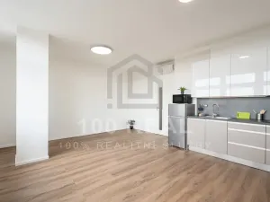 Pronájem bytu 1+kk, Pardubice, třída Míru, 37 m2