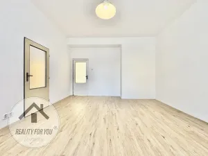 Prodej bytu 2+1, Praha - Libeň, náměstí Dr. Václava Holého, 80 m2