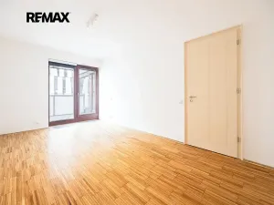Pronájem bytu 2+kk, Praha - Karlín, Rohanské nábřeží, 73 m2