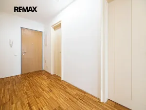 Pronájem bytu 2+kk, Praha - Karlín, Rohanské nábřeží, 73 m2