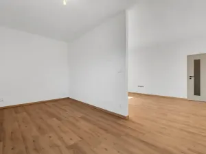 Prodej bytu 2+kk, Milovice, Topolová, 45 m2