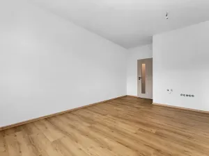 Prodej bytu 1+kk, Milovice, Topolová, 25 m2