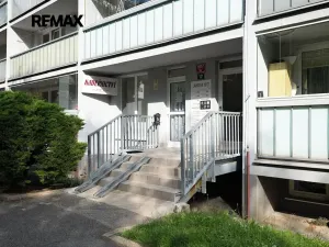 Prodej bytu 3+1, Praha - Řepy, Laudova, 74 m2