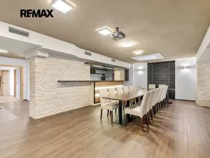 Prodej obchodního prostoru, Plzeň, Částkova, 388 m2