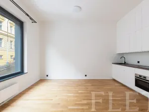 Pronájem bytu 1+kk, Praha - Smíchov, Grafická, 30 m2