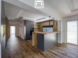 Prodej bytu 4+kk, Karlovy Vary, Šumavská, 171 m2