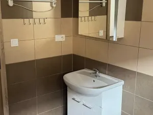 Pronájem bytu 2+kk, Ostrov, 70 m2