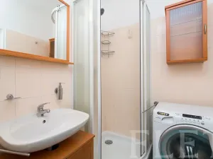 Pronájem bytu 2+kk, Praha - Nusle, Kloboučnická, 56 m2