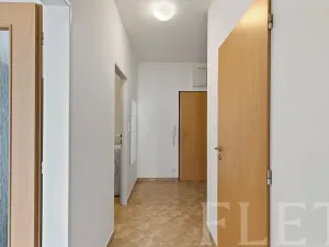Pronájem bytu 2+kk, Praha - Vysočany, Podkovářská, 48 m2