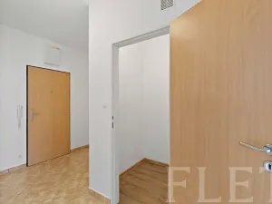 Pronájem bytu 2+kk, Praha - Vysočany, Podkovářská, 48 m2