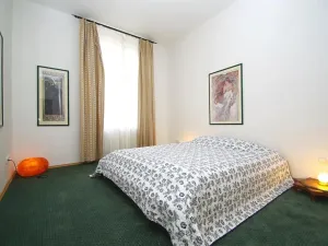 Pronájem bytu 3+kk, Praha - Nové Město, Odborů, 80 m2
